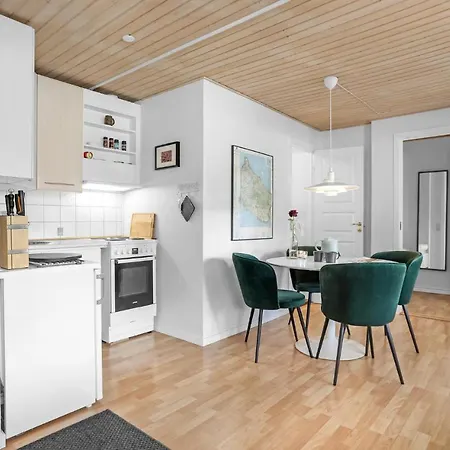 1 Bedroom Gorgeous In Апартаменты Аллинге