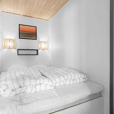 1 Bedroom Gorgeous In Апартаменты Аллинге