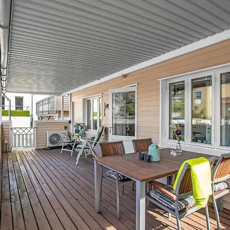 1 Bedroom Gorgeous In Lägenhet Allinge-Sandvig