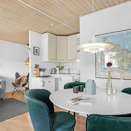 Апартаменты 1 Bedroom Gorgeous In